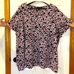 Lane Bryant classic crew neck top, black/white/pink floral print, size 34/36.
